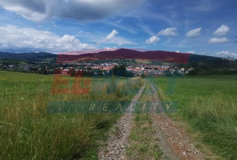 PRODEJ ZAHRADY SE ZAHRADNÍM DOMKEM A VÝHLEDEM NA SUŠICI