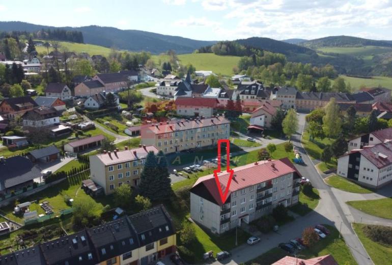 SNÍŽENÁ CENA !!! PRODEJ BYTU 3+1 / S LODŽIÍ V HARTMANICÍCH NA ŠUMAVĚ