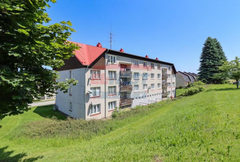 SNÍŽENÁ CENA !!! PRODEJ BYTU 3+1 / S LODŽIÍ V HARTMANICÍCH NA ŠUMAVĚ