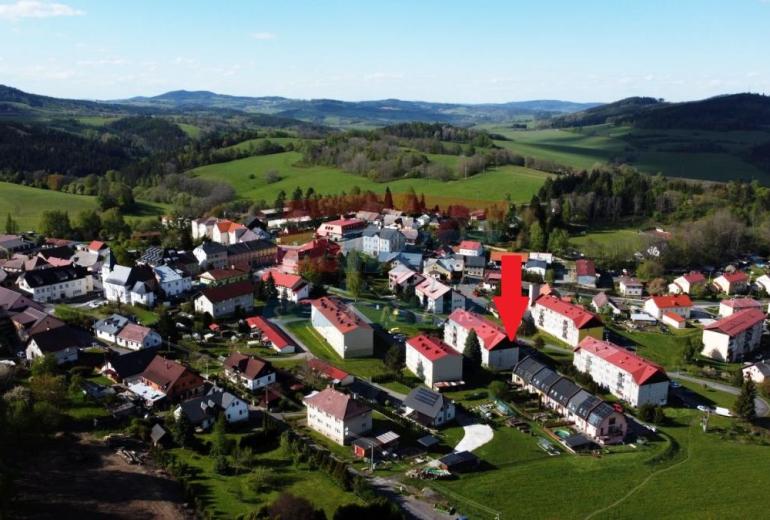 SNÍŽENÁ CENA !!! PRODEJ BYTU 3+1 / S LODŽIÍ V HARTMANICÍCH NA ŠUMAVĚ