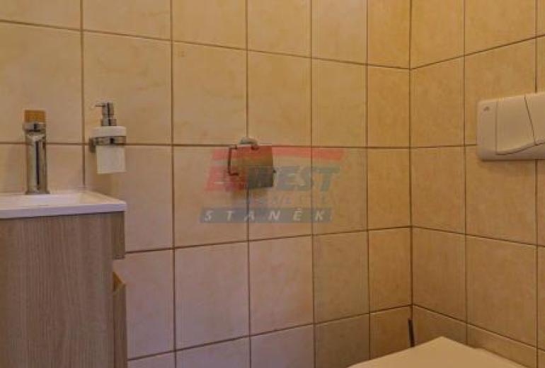 PRODEJ ZATEPLENÉHO RODINNÉHO DOMU SE ZAHRADOU V SUŠICI