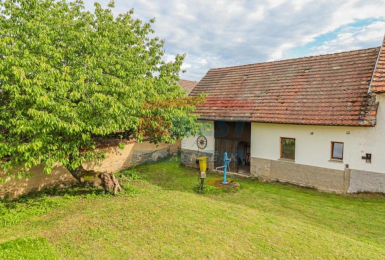PRODEJ CHALUPY - DOMU SE ZAHRADOU U HORAŽĎOVIC - KOMUŠÍN