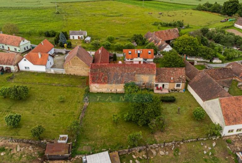 PRODEJ CHALUPY - DOMU SE ZAHRADOU U HORAŽĎOVIC - KOMUŠÍN