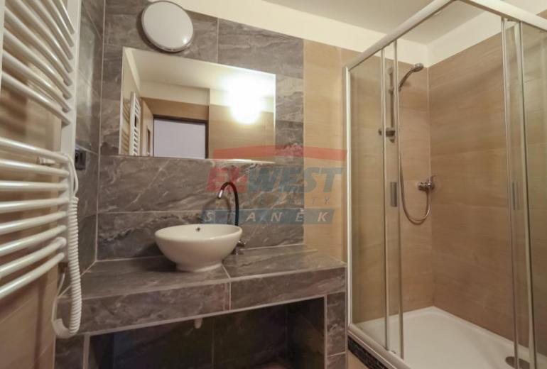 PRODEJ KOMERČNÍ - OBCHODNÍ BUDOVY S BYTY V CENTRU SUŠICE - ŠUMAVA