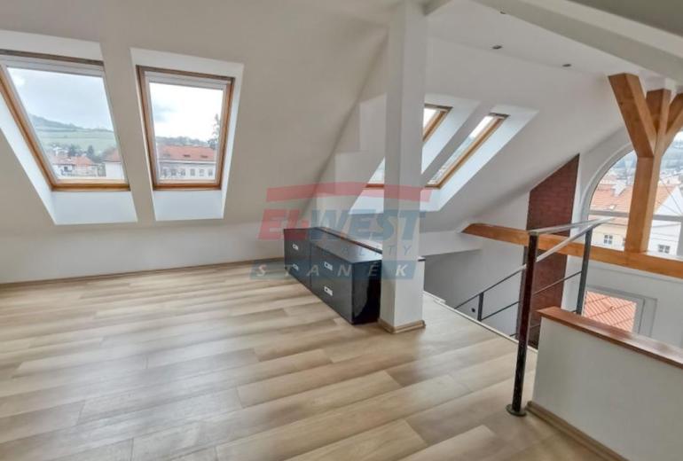 PRODEJ KOMERČNÍ - OBCHODNÍ BUDOVY S BYTY V CENTRU SUŠICE - ŠUMAVA