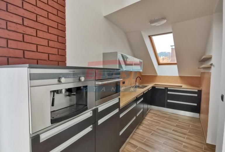 PRODEJ KOMERČNÍ - OBCHODNÍ BUDOVY S BYTY V CENTRU SUŠICE - ŠUMAVA