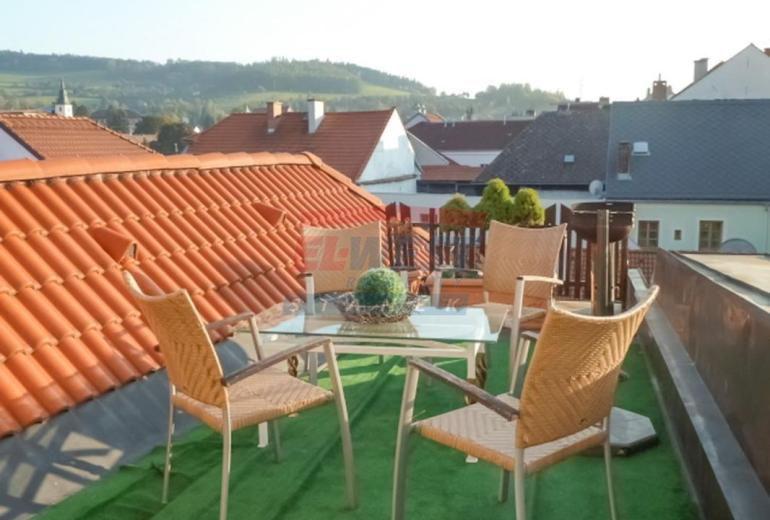 PRODEJ KOMERČNÍ - OBCHODNÍ BUDOVY S BYTY V CENTRU SUŠICE - ŠUMAVA