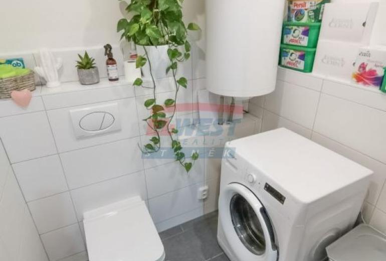 PRODEJ KOMERČNÍ - OBCHODNÍ BUDOVY S BYTY V CENTRU SUŠICE - ŠUMAVA