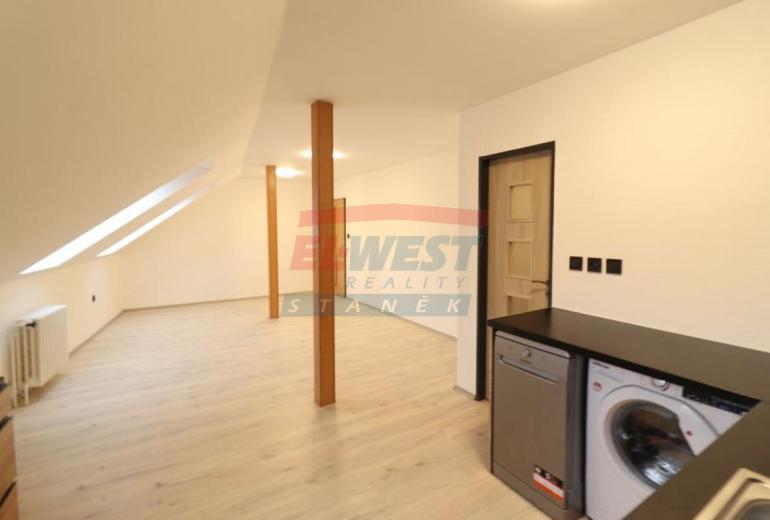 PRODEJ KOMERČNÍ - OBCHODNÍ BUDOVY S BYTY V CENTRU SUŠICE - ŠUMAVA