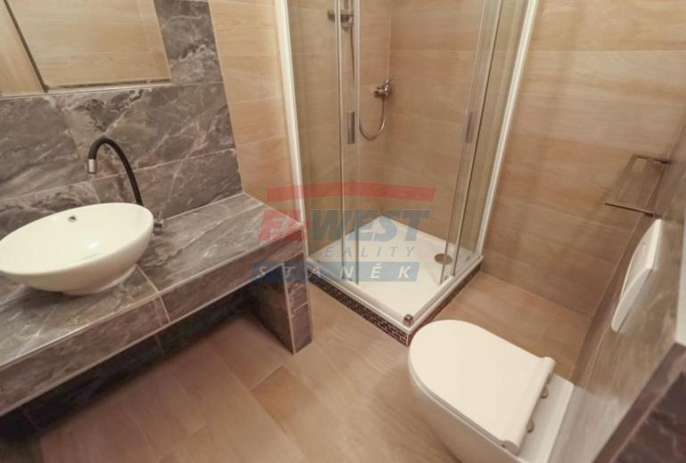 PRODEJ KOMERČNÍ - OBCHODNÍ BUDOVY S BYTY V CENTRU SUŠICE - ŠUMAVA