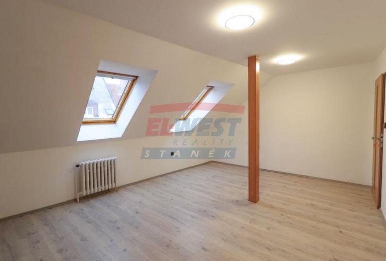 PRODEJ KOMERČNÍ - OBCHODNÍ BUDOVY S BYTY V CENTRU SUŠICE - ŠUMAVA