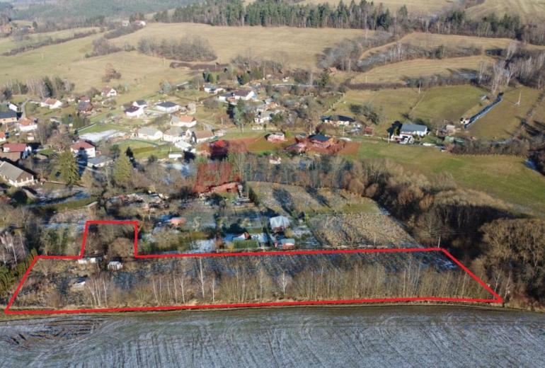 PRODEJ POZEMKU 588M2 URČENÝ K VÝSTAVBĚ SE ZAHRADOU/ POZEMKEM 5224M2 V DLOUHÉ VSI