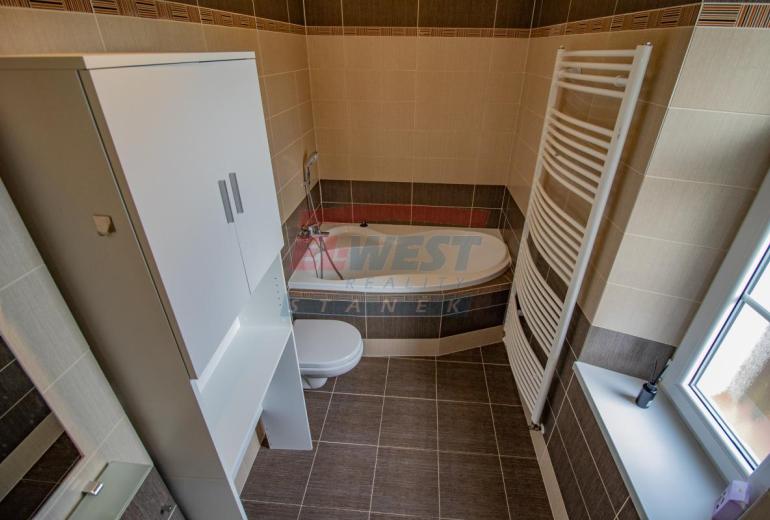 PRODEJ ZDĚNÉHO BYTU 2+1, 80 M2 V KAŠPERSKÝCH HORÁCH