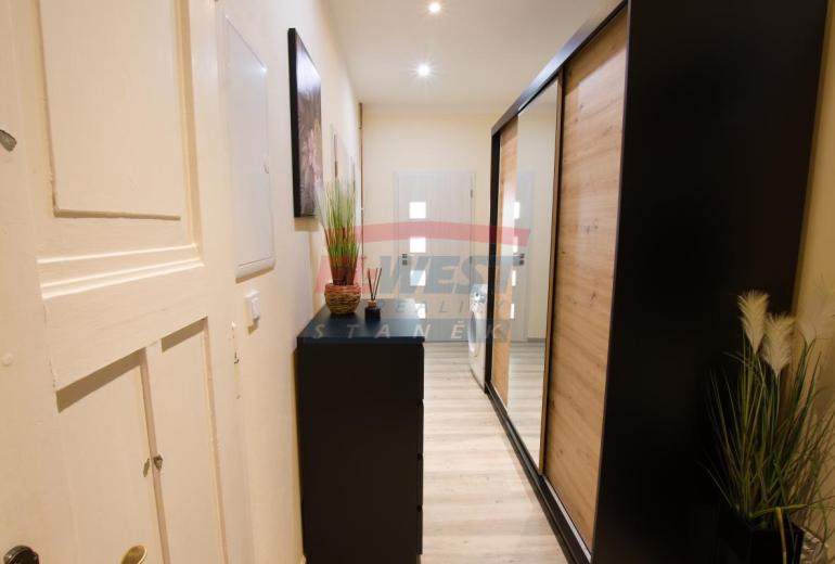 PRODEJ ZDĚNÉHO BYTU 2+1, 80 M2 V KAŠPERSKÝCH HORÁCH