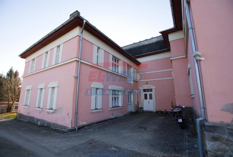 PRODEJ ZDĚNÉHO BYTU 2+1, 80 M2 V KAŠPERSKÝCH HORÁCH