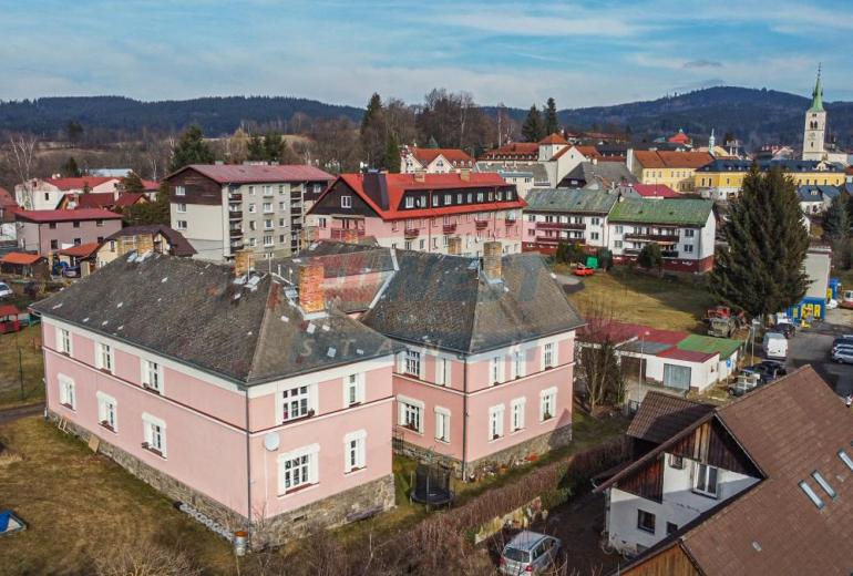 PRODEJ ZDĚNÉHO BYTU 2+1, 80 M2 V KAŠPERSKÝCH HORÁCH