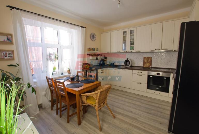 PRODEJ ZDĚNÉHO BYTU 2+1, 80 M2 V KAŠPERSKÝCH HORÁCH