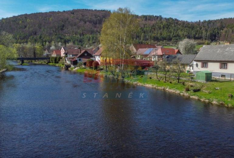 RODINNÝ DŮM - CHALUPA U ŘEKY OTAVY, ČEPICE U SUŠICE