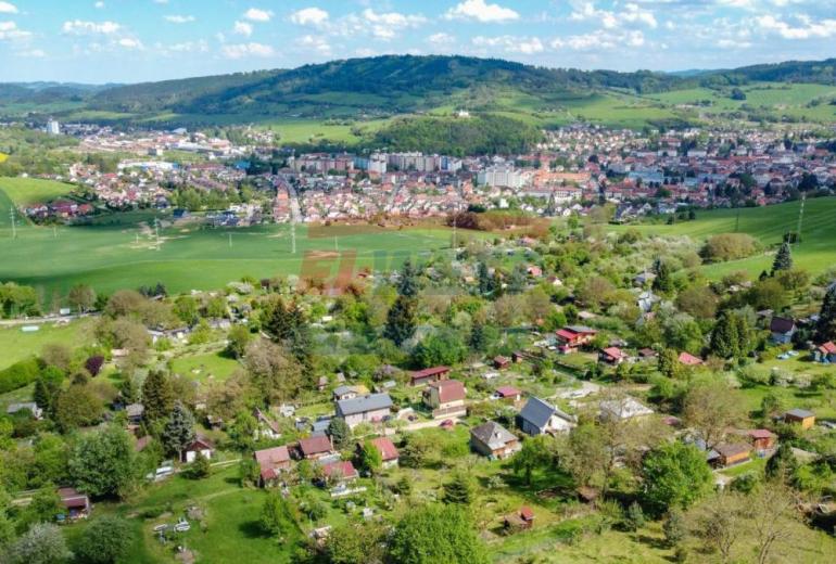 Prodej zahrady s chatkou v Sušici