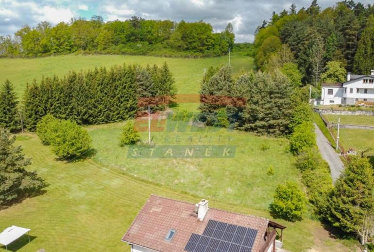 Pozemek určený k výstavbě domu1678 m2 v Kolinci