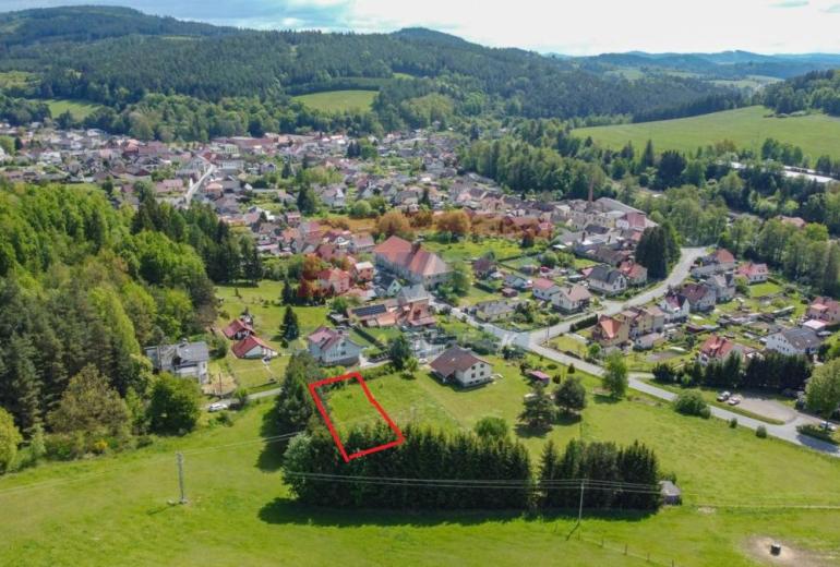Pozemek určený k výstavbě domu1678 m2 v Kolinci