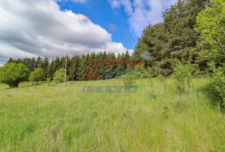 Pozemek určený k výstavbě domu 1679 m2 v Kolinci