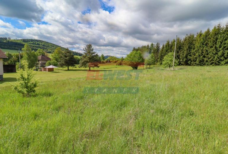 Pozemek určený k výstavbě domu 1679 m2 v Kolinci