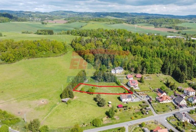 Pozemek určený k výstavbě domu 1679 m2 v Kolinci