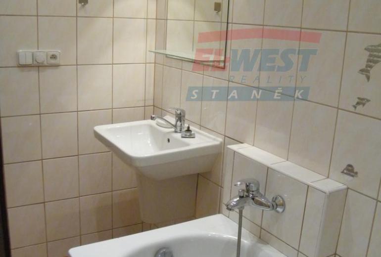 Pronájem bytu 2+1 na náměstí v Sušici
