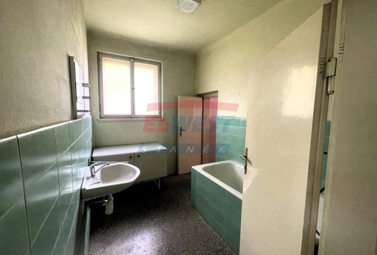 Prodej rodinné vily se zahradou a garáží v Klatovech
