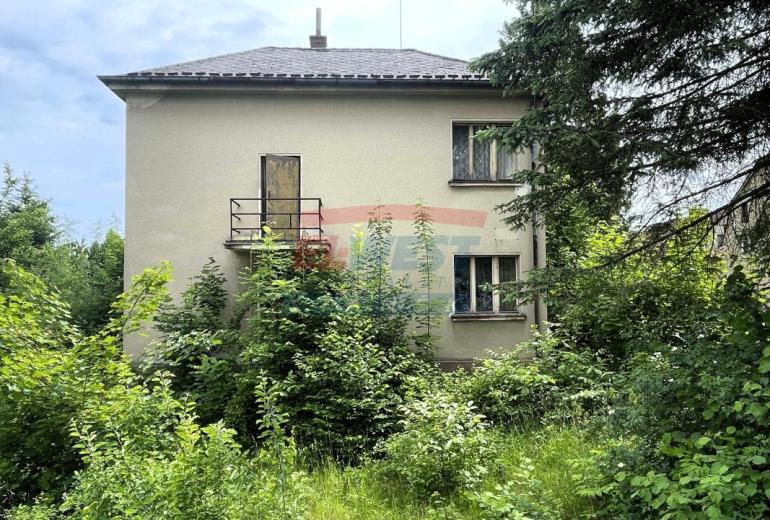 Prodej rodinné vily se zahradou a garáží v Klatovech