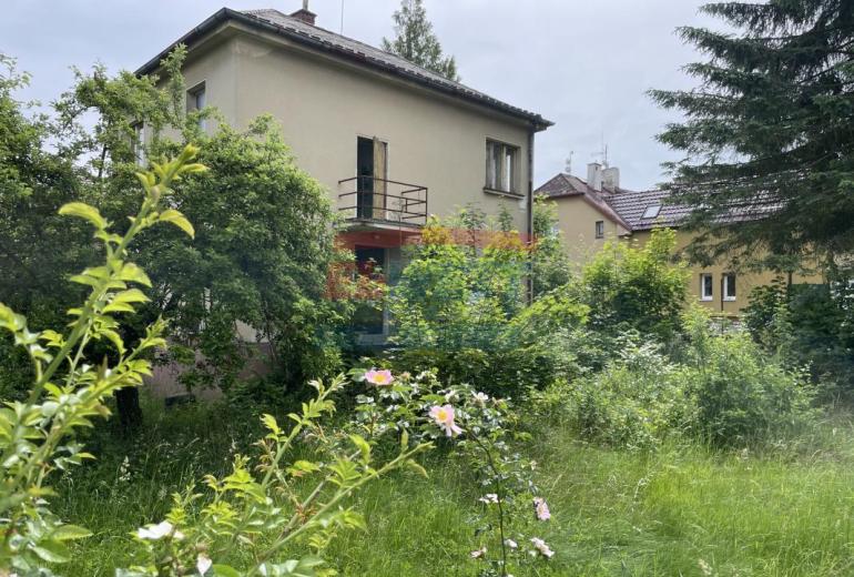 Prodej rodinné vily se zahradou a garáží v Klatovech