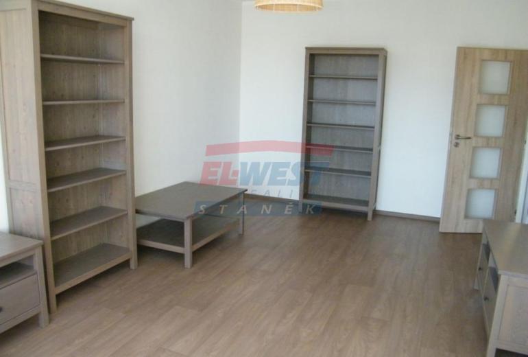 Pronájem bytu 3+1 s balkonem a garáží ve zděné bytovce v Sušici