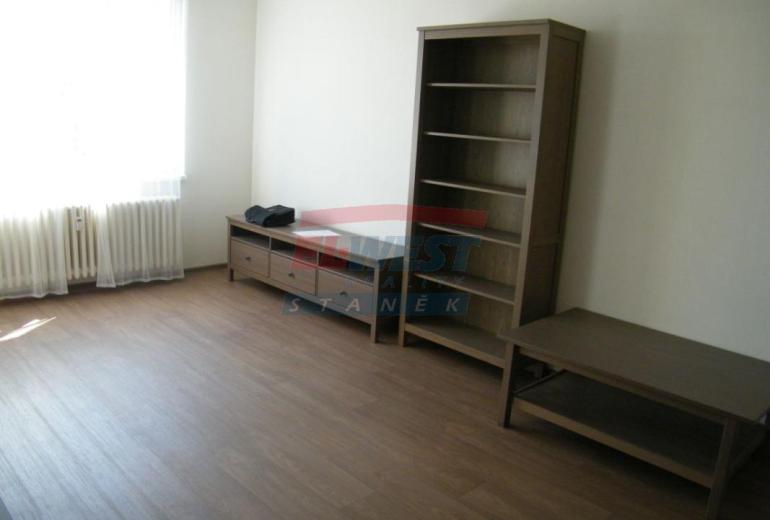 Pronájem bytu 3+1 s balkonem a garáží ve zděné bytovce v Sušici