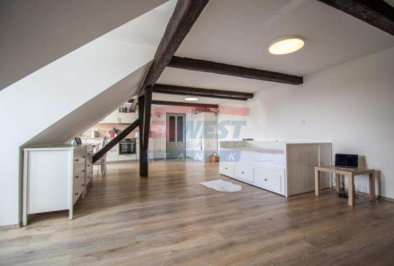 Prodej loftového apartmánu - bytu (58 m2) v Hartmanicích, Šumava
