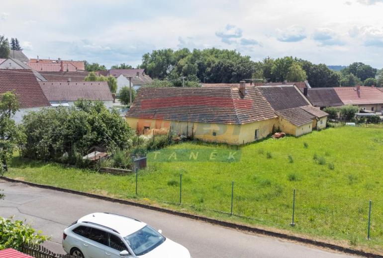 Prodej rodinného domu 3+1 s garáží a stodolou v Malém Boru u Horažďovic