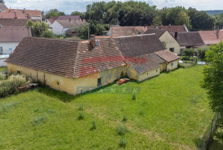 Prodej rodinného domu 3+1 s garáží a stodolou v Malém Boru u Horažďovic
