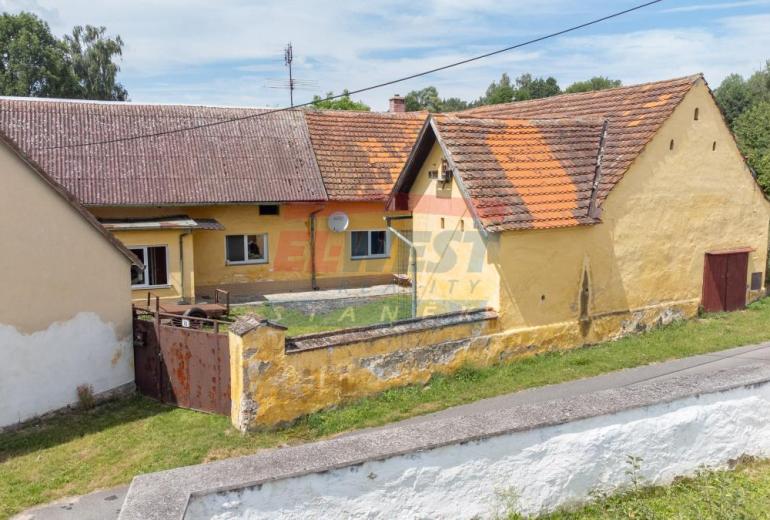 Prodej rodinného domu 3+1 s garáží a stodolou v Malém Boru u Horažďovic