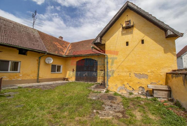 Prodej rodinného domu 3+1 s garáží a stodolou v Malém Boru u Horažďovic