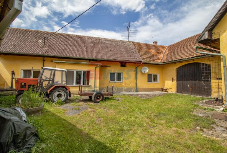 Prodej rodinného domu 3+1 s garáží a stodolou v Malém Boru u Horažďovic
