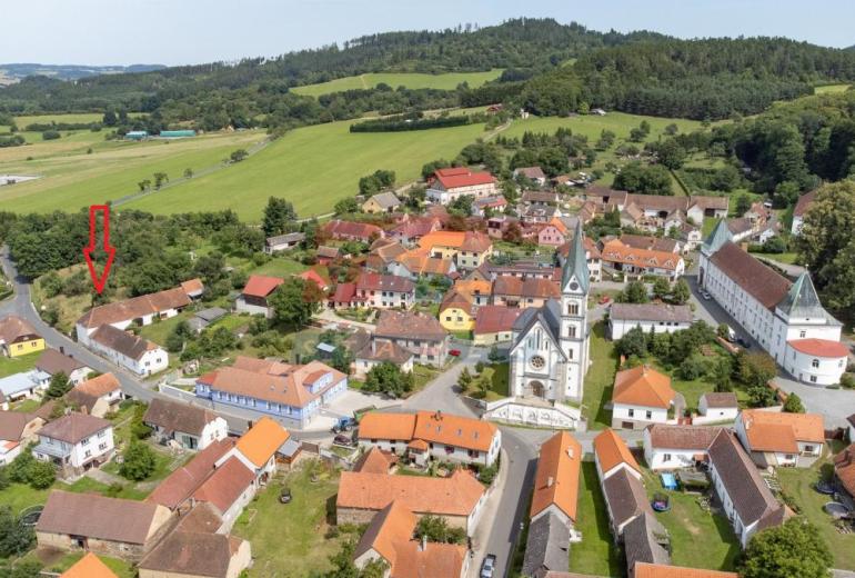 Prodej domu se stodolou a velkou zahradou v Žihobcích