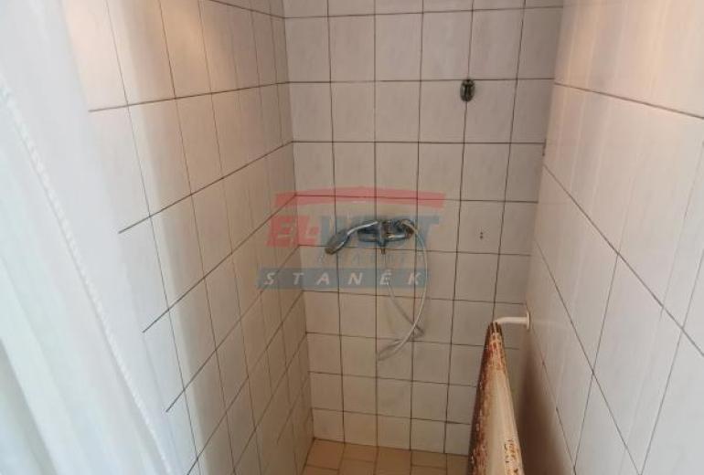 Pronájem samostatného bytu 1+kk ve zděném domě v centru Sušice