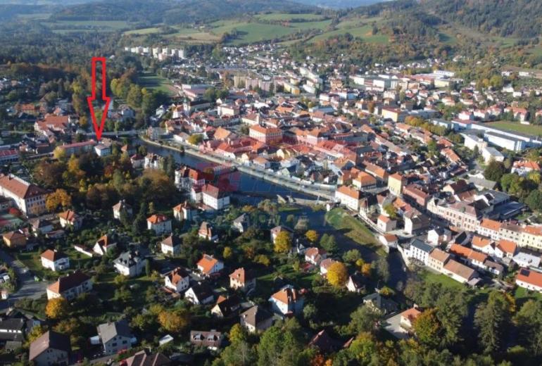 Pronájem samostatného bytu 1+kk ve zděném domě v centru Sušice
