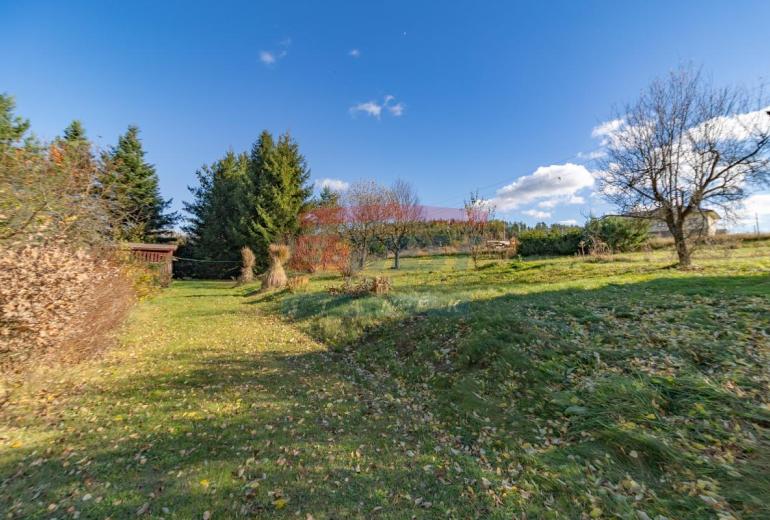 Prodej stavebního pozemku pro 2 domy 2306 m2 v Žichovicích