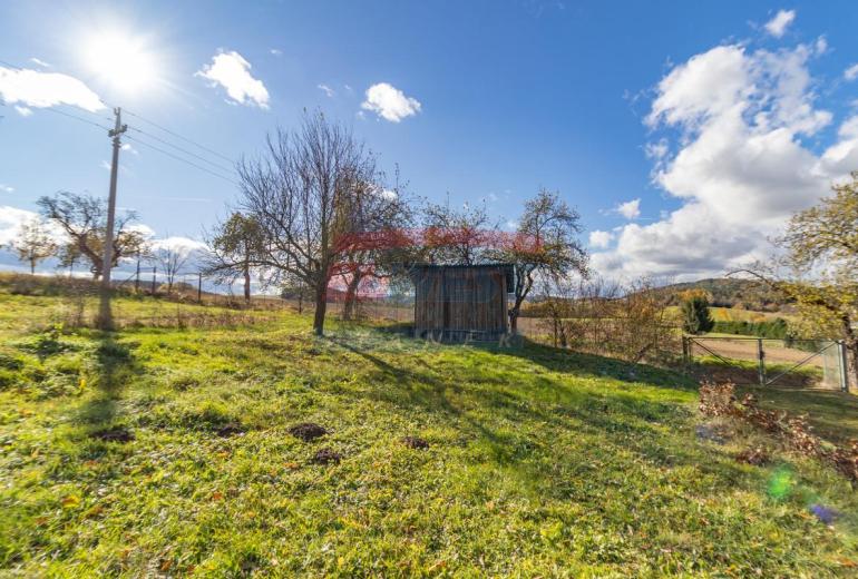 Prodej stavebního pozemku pro 2 domy 2306 m2 v Žichovicích