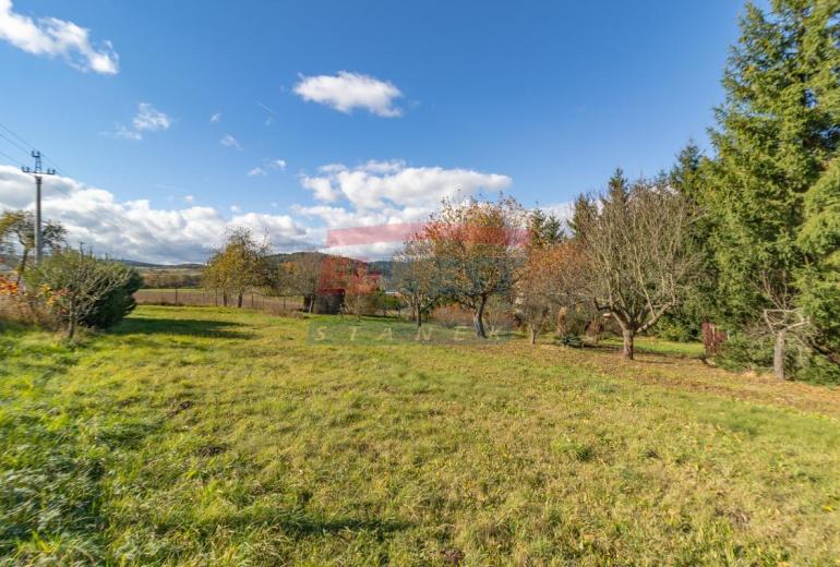 Prodej stavebního pozemku pro 2 domy 2306 m2 v Žichovicích