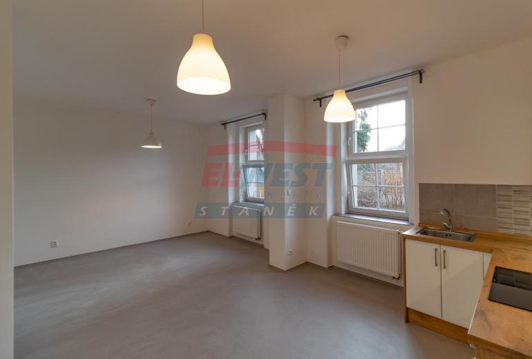 Pronájem nadstandardního bytu garsonky v areálu Rezidence Šumava v Sušici