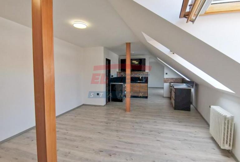 Pronájem bytu 2+kk v centru Sušice