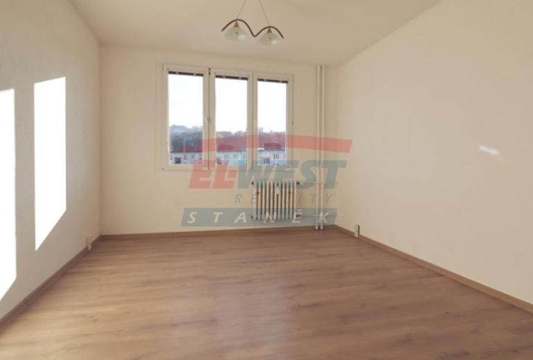 Pronájem bytu po rekonstrukci 3+1 se zasklenoulodžií v Sušici