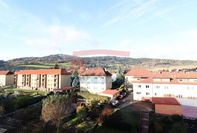 Pronájem bytu po rekonstrukci 3+1 se zasklenoulodžií v Sušici